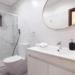 Villa 7br & 7ba With Pool & Backyard In A Prime Location! *