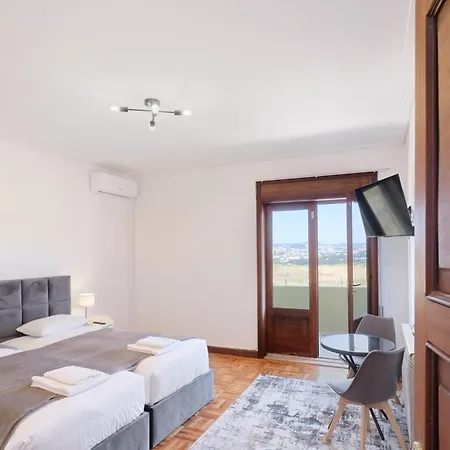 7br & 7ba With Pool & Backyard In A Prime Location! *