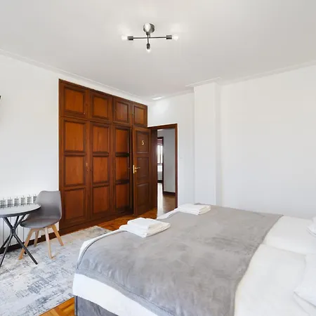 7br & 7ba With Pool & Backyard In A Prime Location! Villa Vila Nova de Gaia