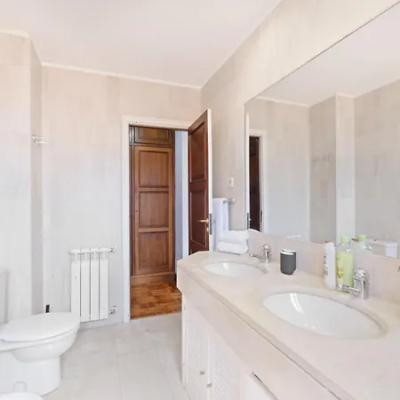 7br & 7ba With Pool & Backyard In A Prime Location! וילה נובה דה גאיה