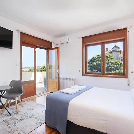 7br & 7ba With Pool & Backyard In A Prime Location! *