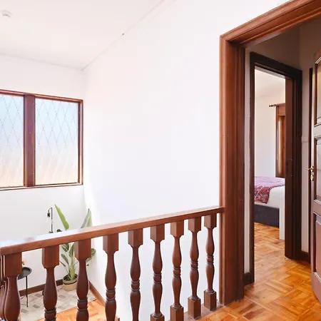 7br & 7ba With Pool & Backyard In A Prime Location! * Vila Nova de Gaia