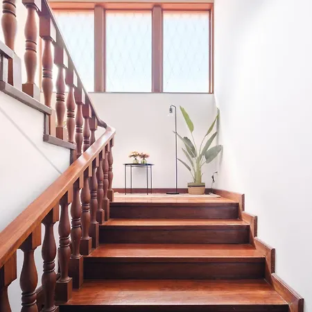 7br & 7ba With Pool & Backyard In A Prime Location!