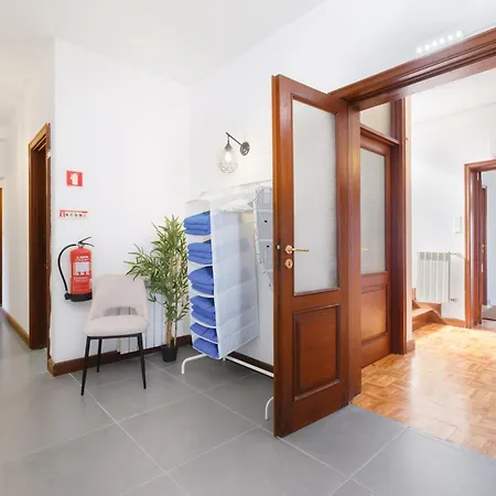 Villa 7br & 7ba With Pool & Backyard In A Prime Location! Vila Nova de Gaia