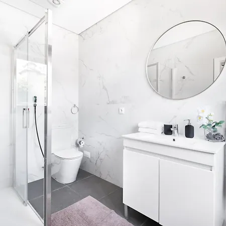 Villa 7br & 7ba With Pool & Backyard In A Prime Location! Vila Nova de Gaia