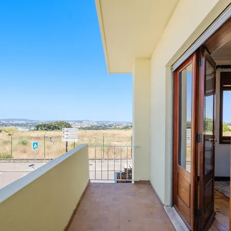 7br & 7ba With Pool & Backyard In A Prime Location!