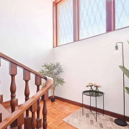 Villa 7br & 7ba With Pool & Backyard In A Prime Location! *