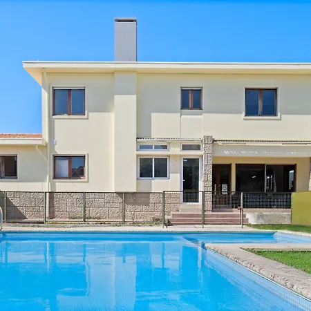 Villa 7br & 7ba With Pool & Backyard In A Prime Location! *