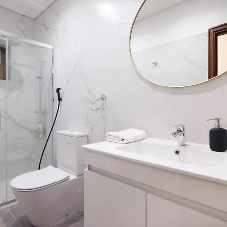 וילה 7br & 7ba With Pool & Backyard In A Prime Location! *