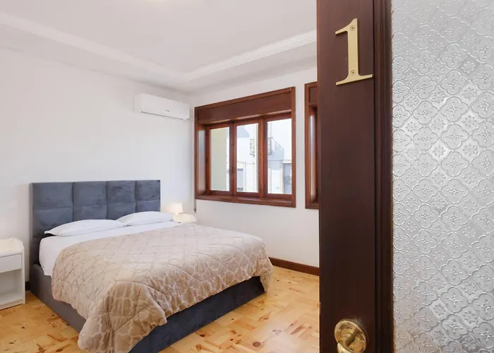 Villa 7br & 7ba With Pool & Backyard In A Prime Location! Vila Nova de Gaia