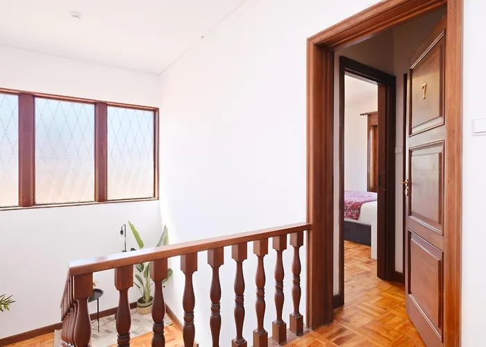 7br & 7ba With Pool & Backyard In A Prime Location! * Vila Nova de Gaia