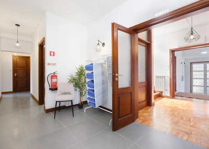 Villa 7br & 7ba With Pool & Backyard In A Prime Location! Vila Nova de Gaia