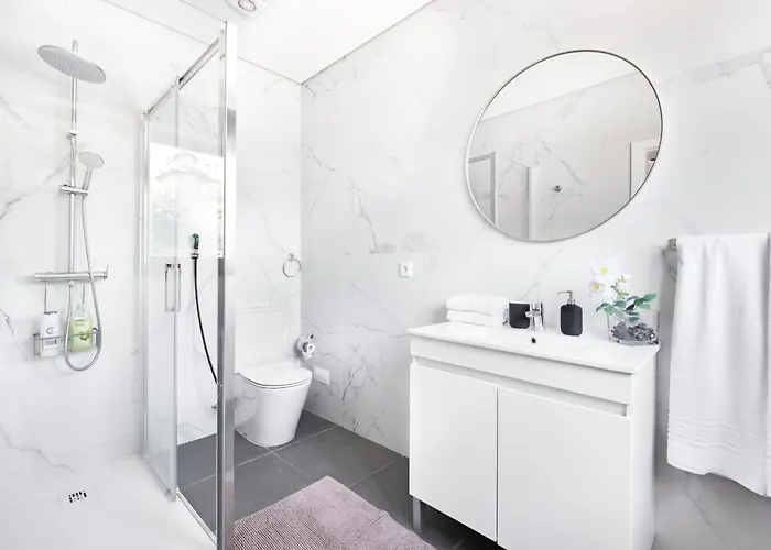 Villa 7br & 7ba With Pool & Backyard In A Prime Location! Vila Nova de Gaia