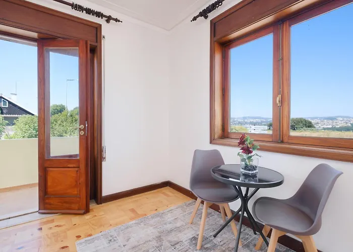 7br & 7ba With Pool & Backyard In A Prime Location! Villa *