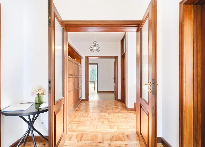 Villa 7br & 7ba With Pool & Backyard In A Prime Location! Vila Nova de Gaia