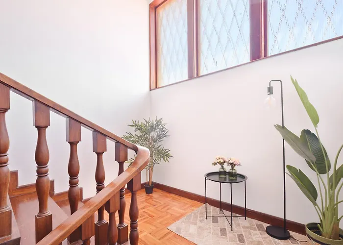 Villa 7br & 7ba With Pool & Backyard In A Prime Location! *