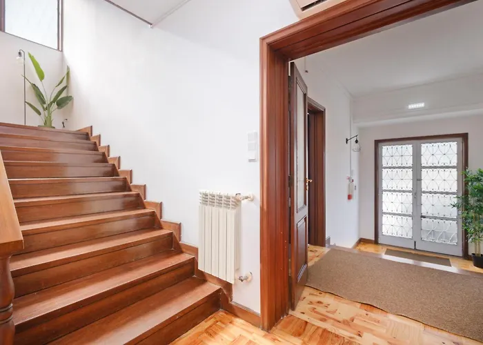 7br & 7ba With Pool & Backyard In A Prime Location! Villa Vila Nova de Gaia