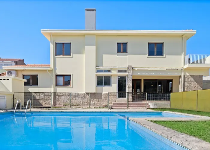 Villa 7br & 7ba With Pool & Backyard In A Prime Location! *