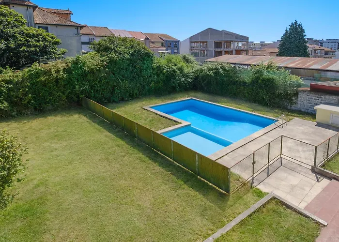 7br & 7ba With Pool & Backyard In A Prime Location! Villa Vila Nova de Gaia